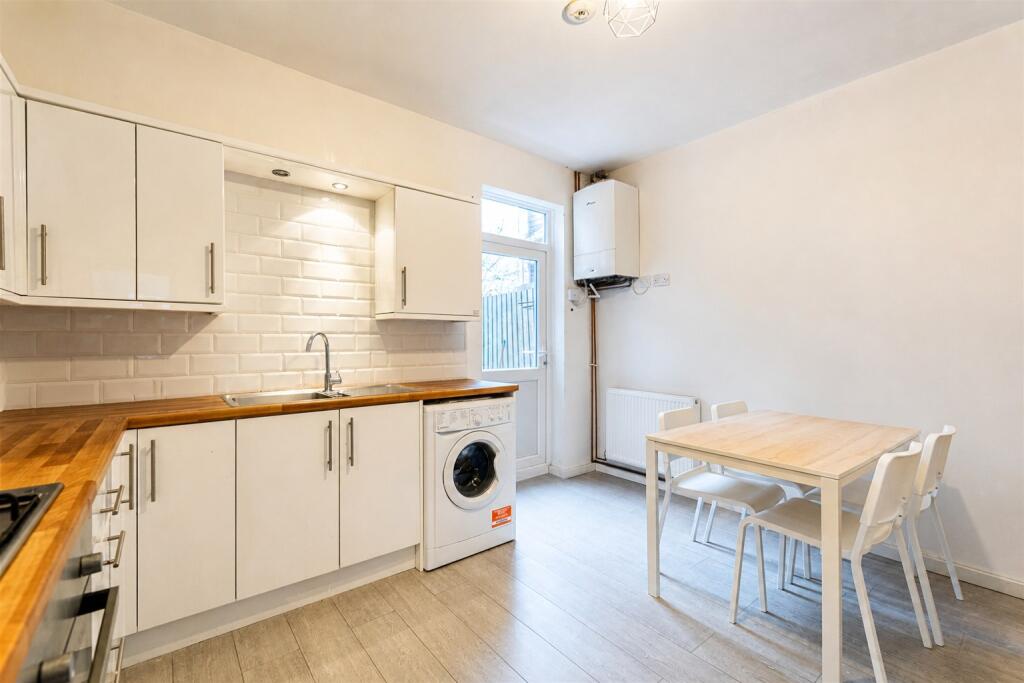 Katie Road, Birmingham, B29 photo 4