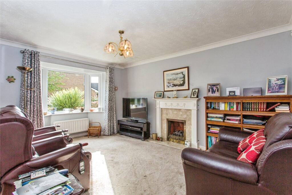 House in Preston, Grimsargh - More