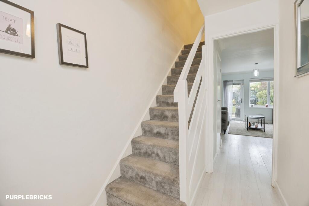 House in Bromley - More