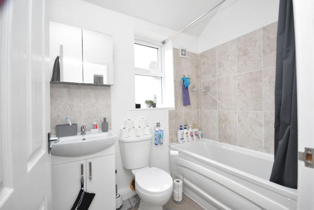 Apartment in Northampton, West Northamptonshire - More