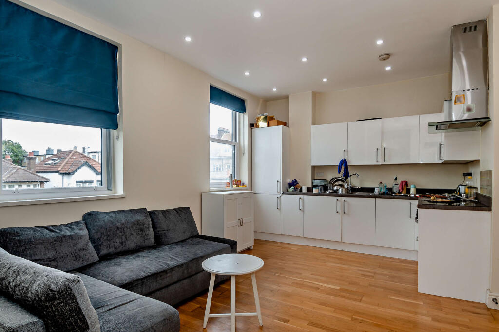 Apartment in Harrow - More