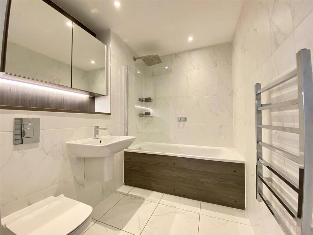 Apartment in Manchester - More
