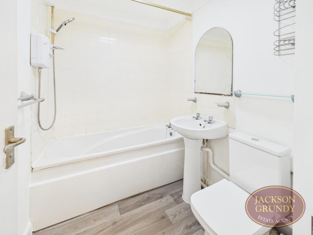 Apartment in Duston, Port Road - View 5