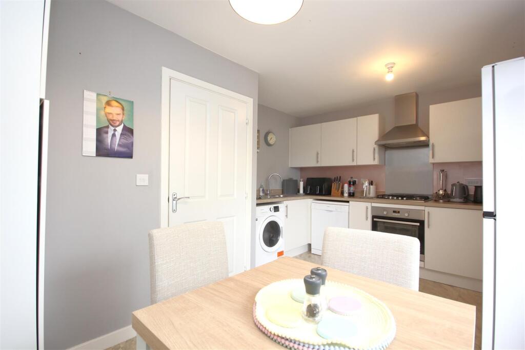 NN10, Alnwick Close, Rushden - View 6