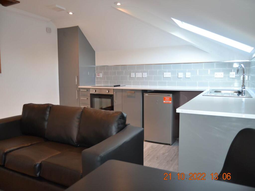 Main image of property: The Parade, Roath, Cardiff