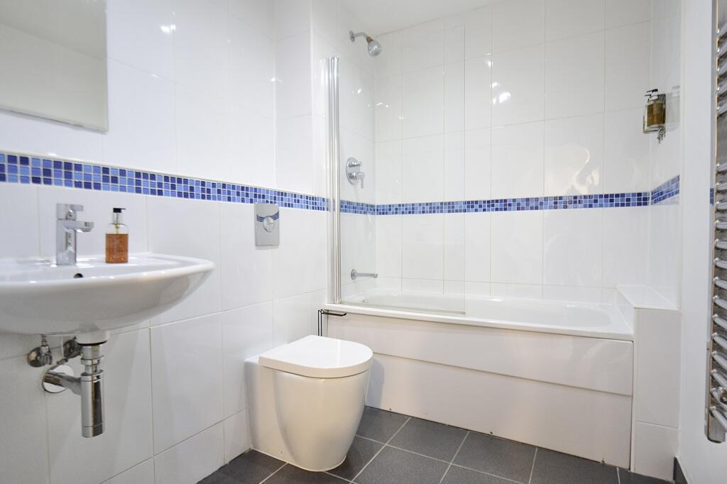 Apartment in Leeds - View 5