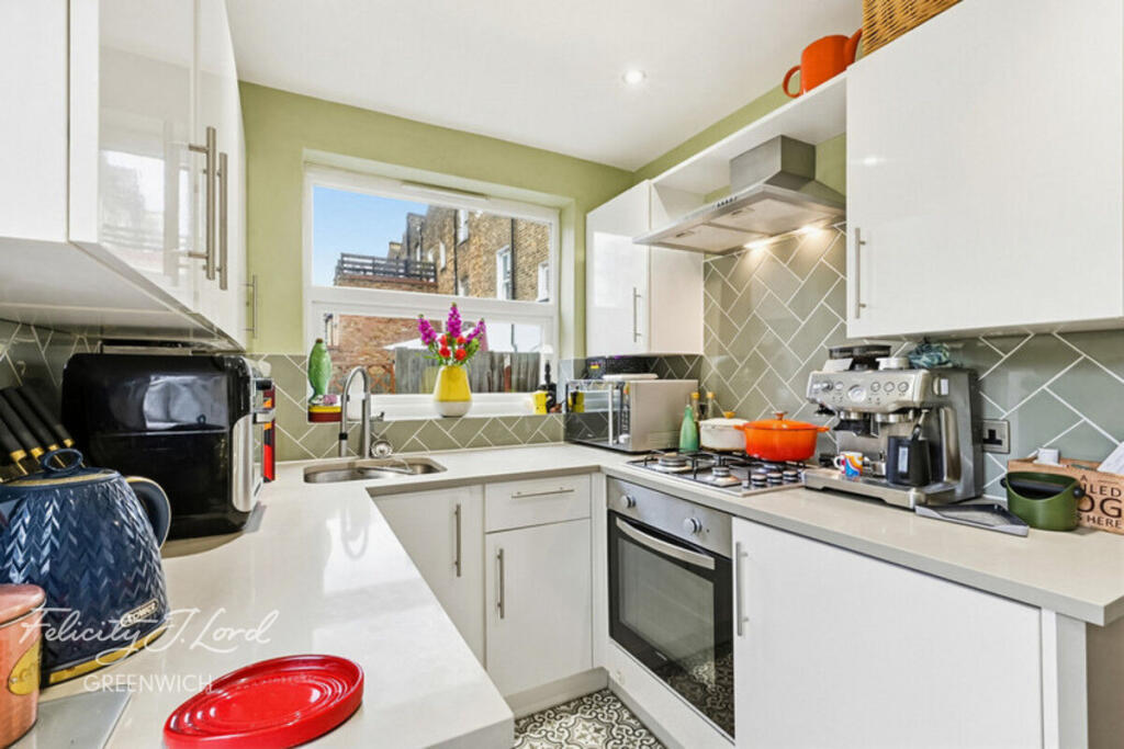 Apartment in London - More