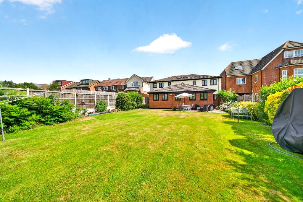 Main image of property: Rainham Road, Rainham, RM13