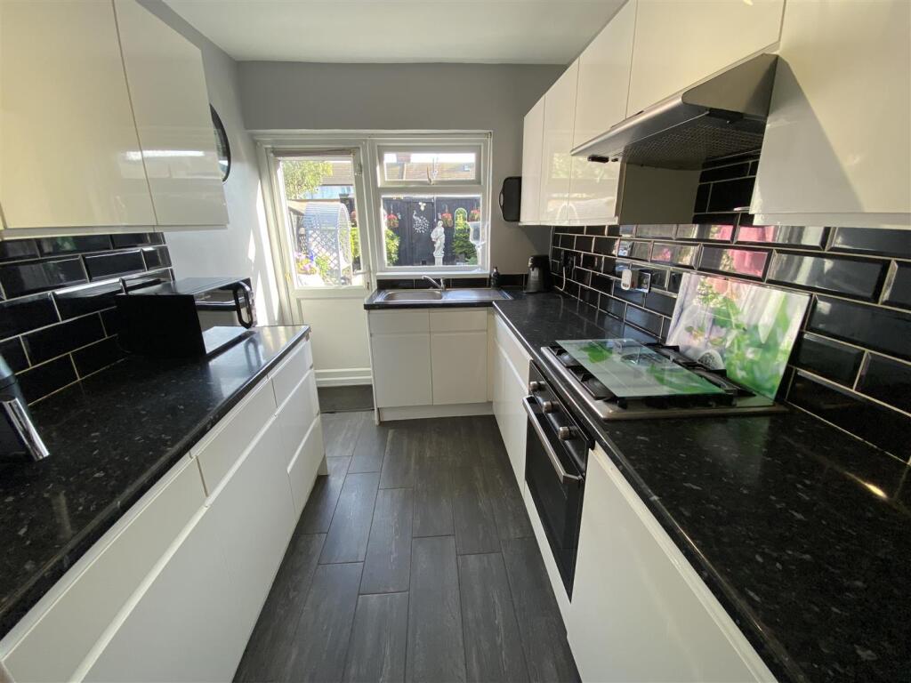 House in Dagenham - View 4