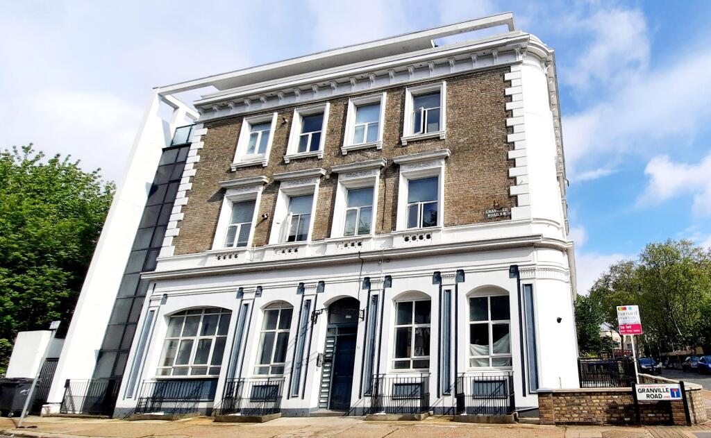 Apartment in London - View 2