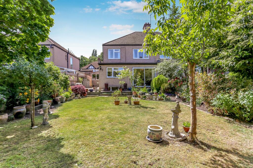 House in Cheam - View 2