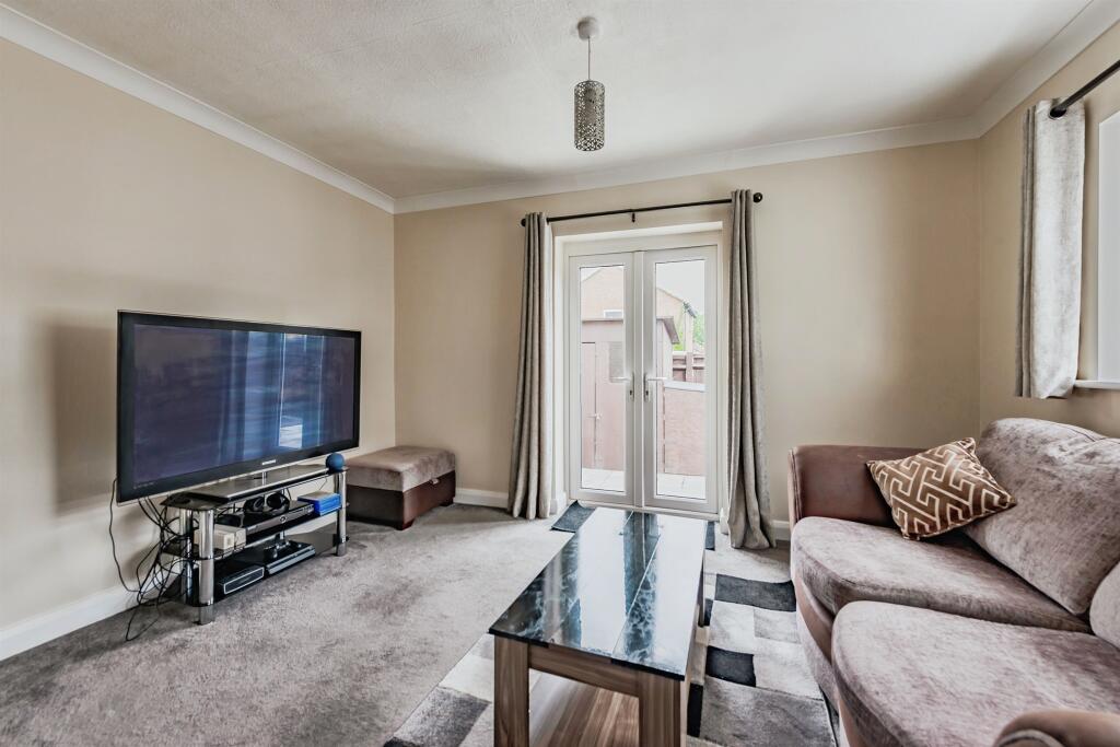 House in Crawley, Broadfield - View 4