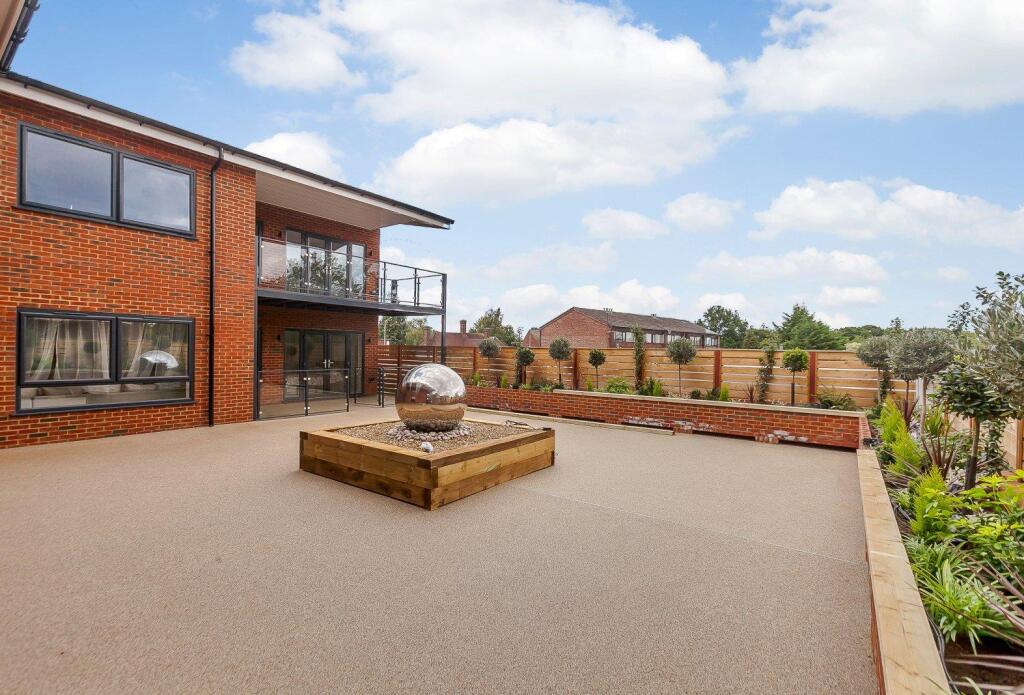 Apartment in Latimer, Little Chalfont - View 3