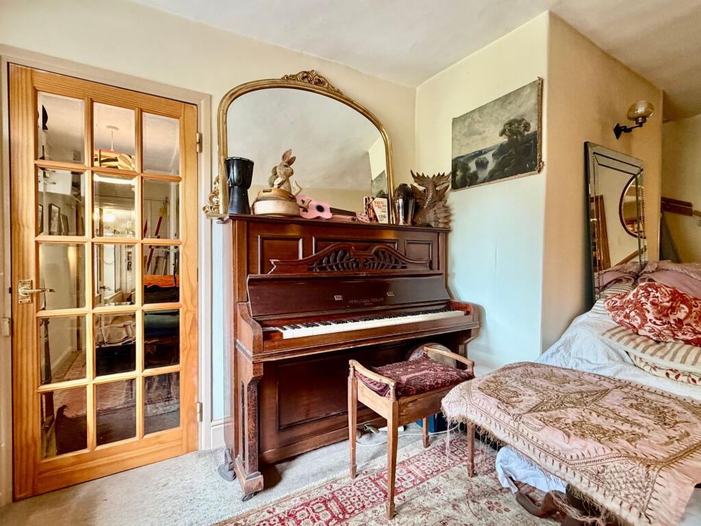 House in South Hams, Berry Pomeroy - More