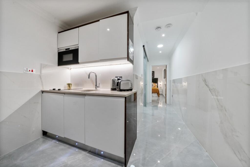 Apartment in London, City of Westminster - View 5