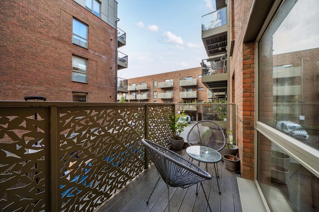 Apartment in London - View 5