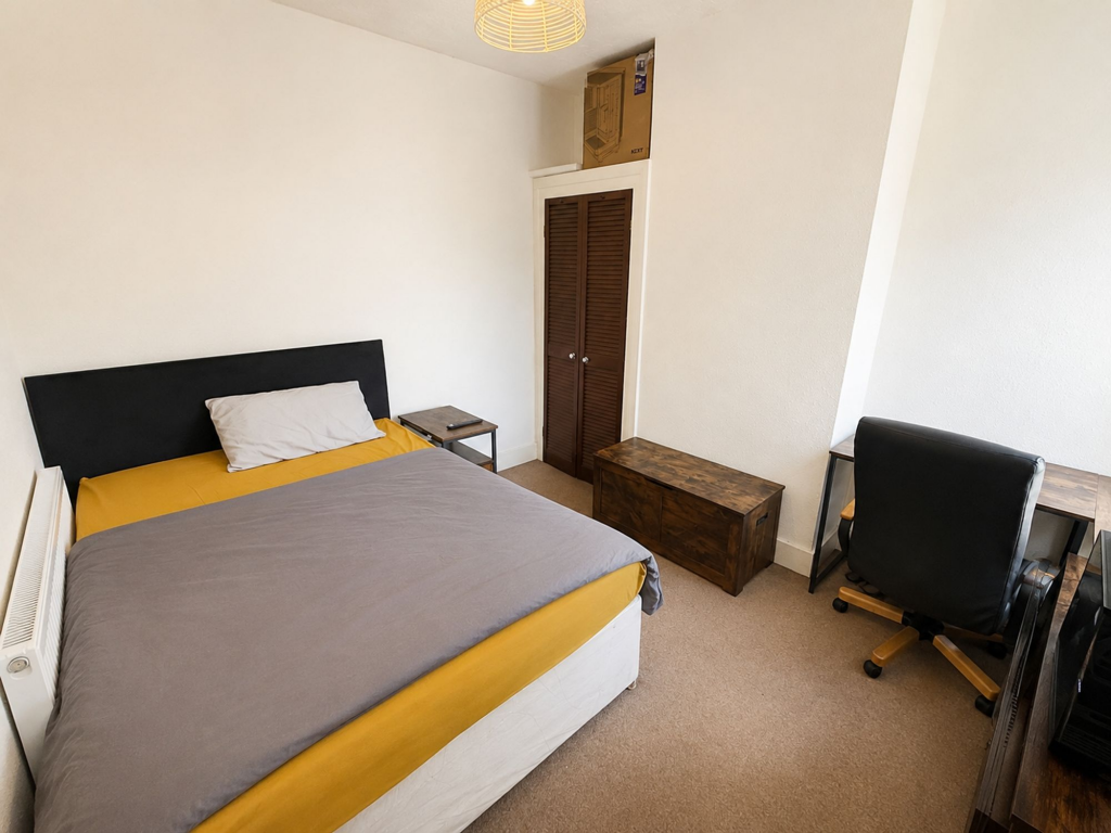 Main image of property: Room 3, Swainstone Road, Reading, RG2