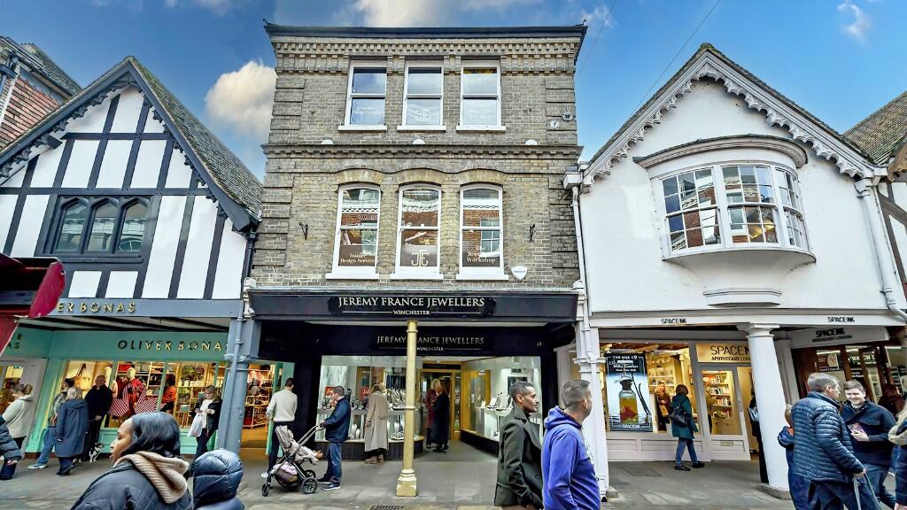 Main image of property: 32 High Street, Winchester, Hampshire, SO23 9BL