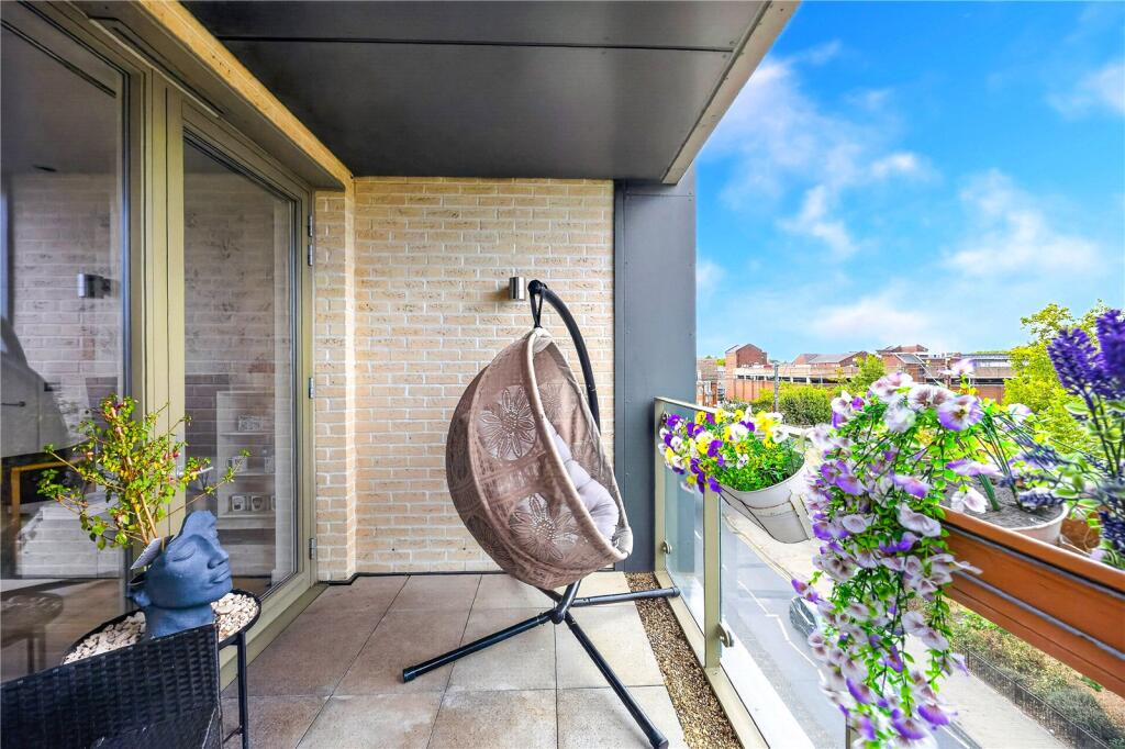 Apartment in London - View 5