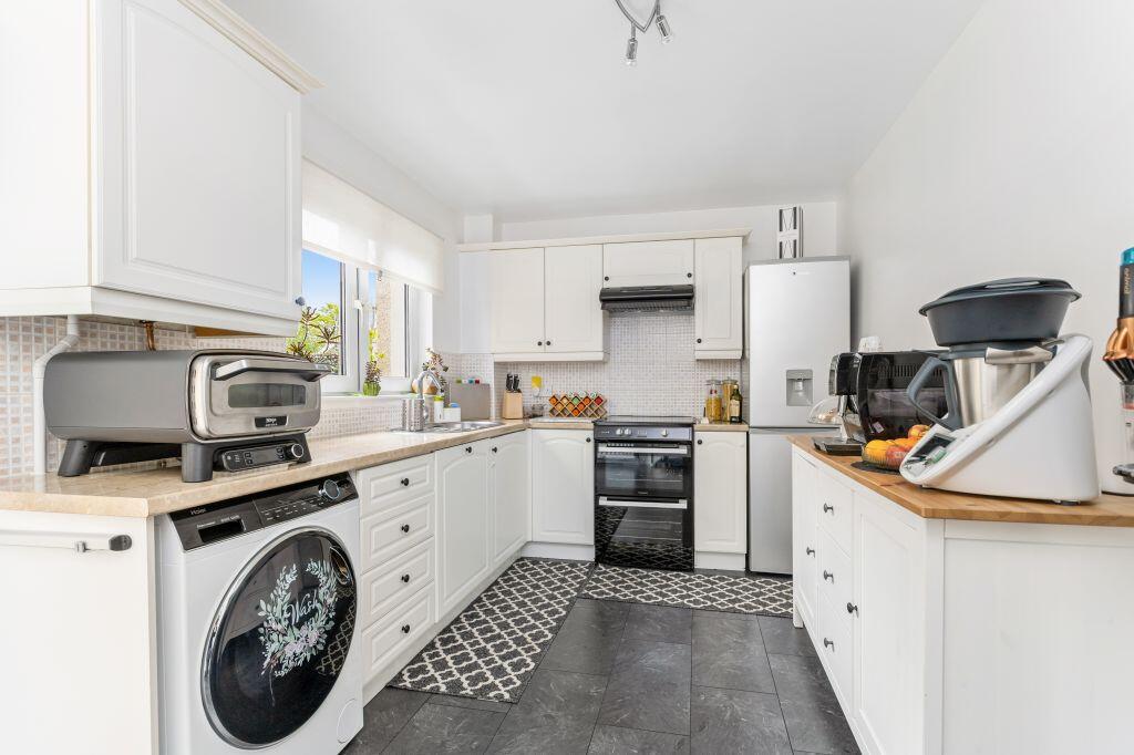 20B Saughton Mains Gardens, Saughton, Edinburgh, EH11 3QQ - View 4
