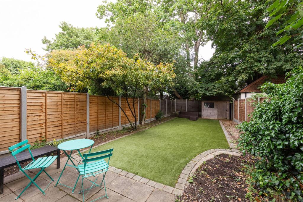 Apartment in London - View 2