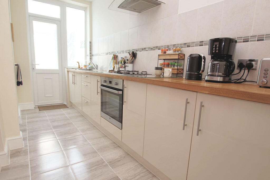 Hastings Avenue, Gosport, PO12 - View 3