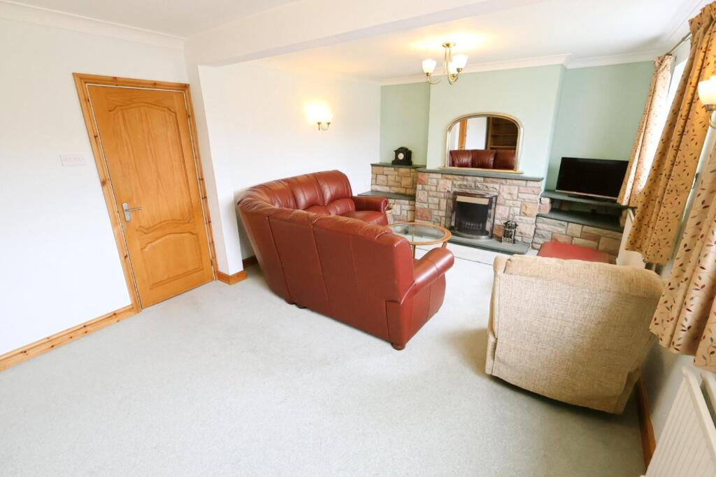 Smithfield Green, Holt, Wrexham photo 3
