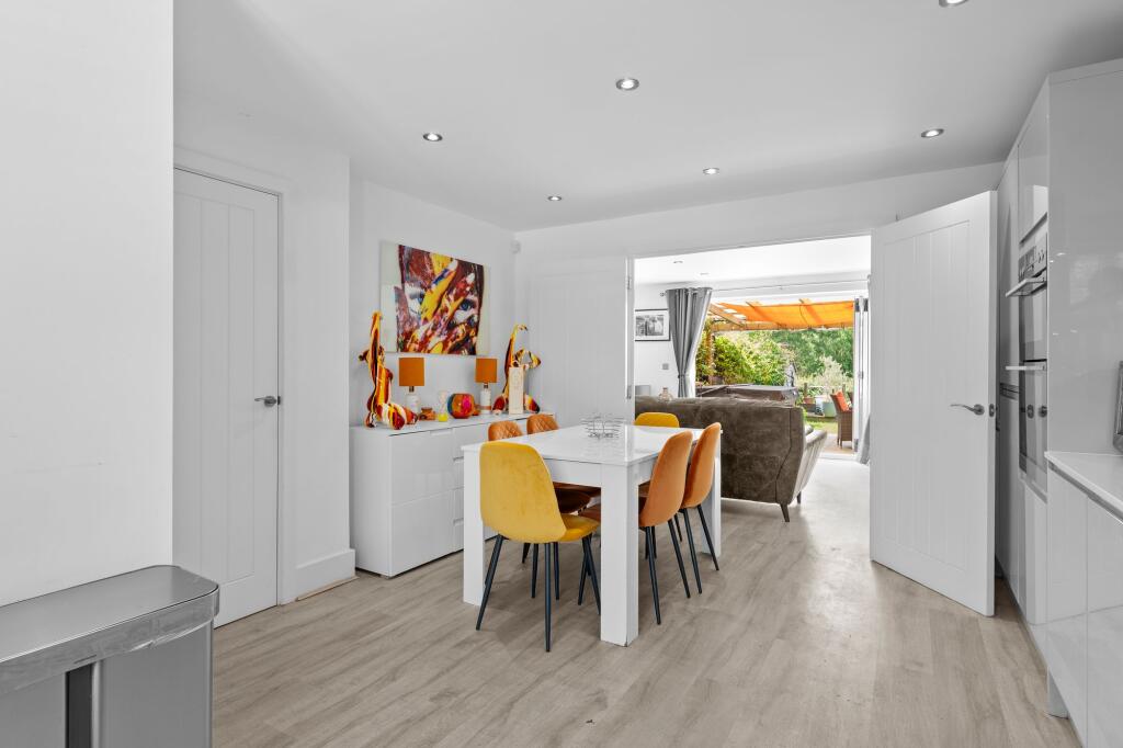 House in Stratford-on-Avon, Harbury - More