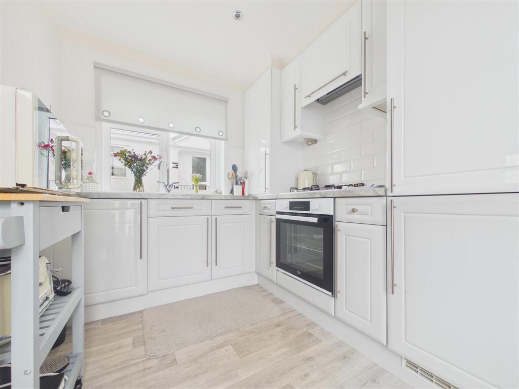 Lower Lodge, Rugeley Road photo 4