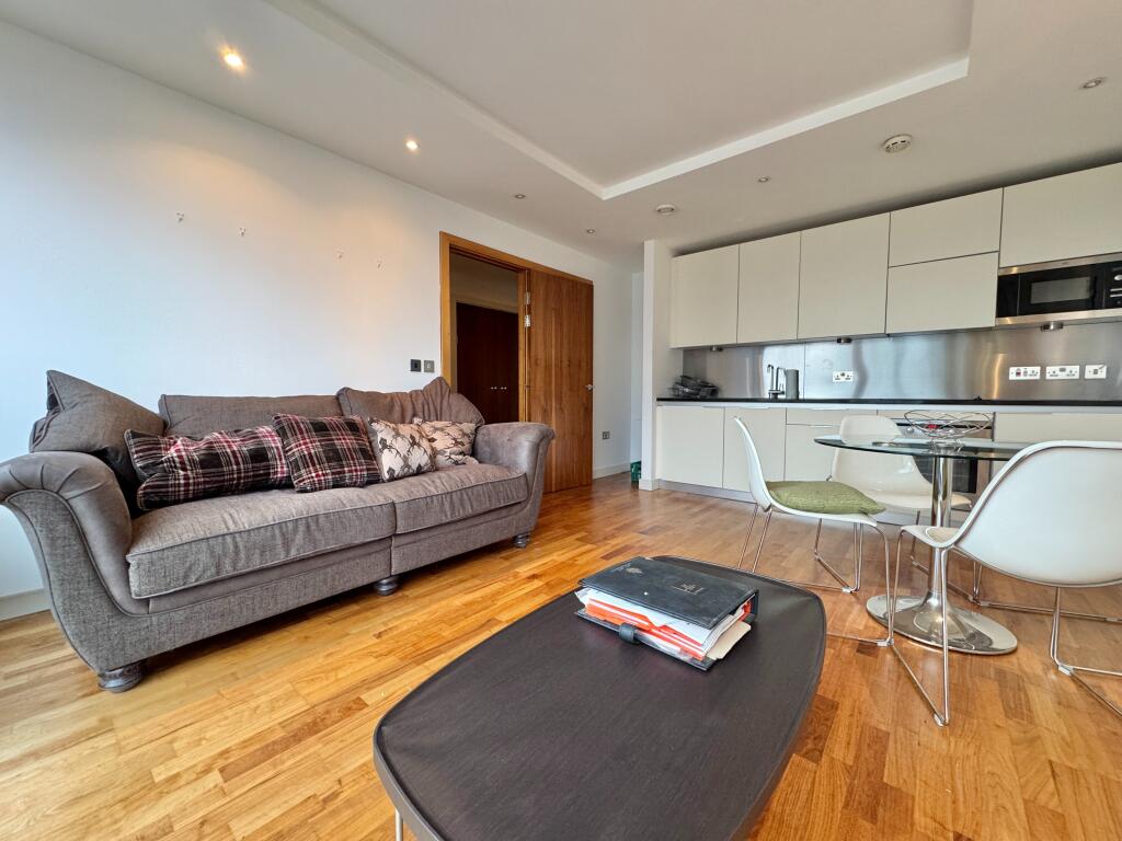 94 The Quays, Salford, M50 photo 4