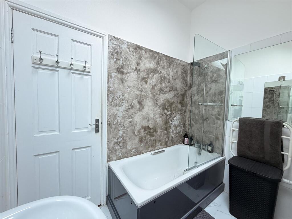 Apartment in Exeter - More