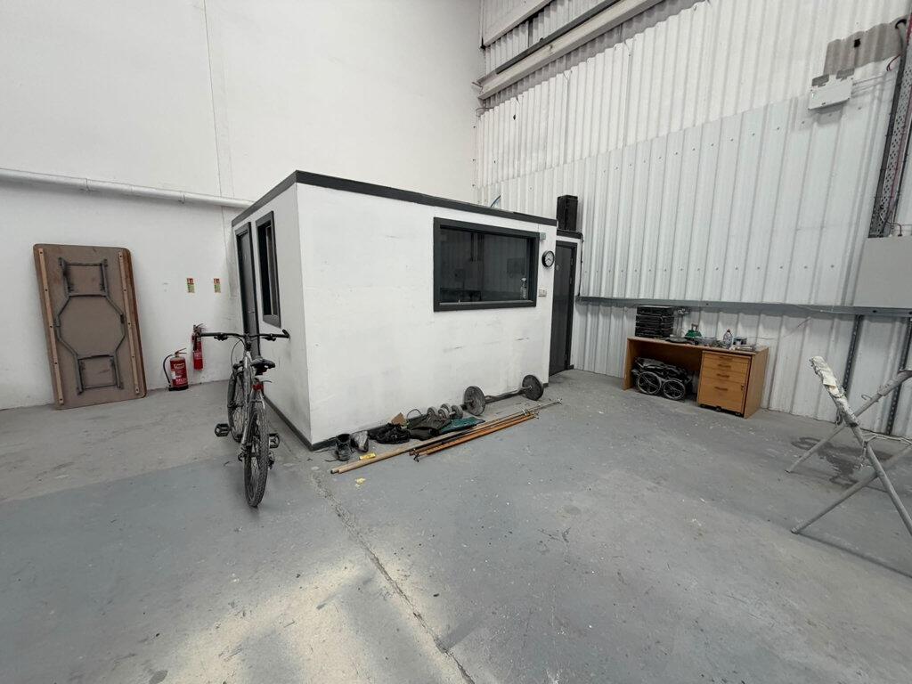 Photo 9