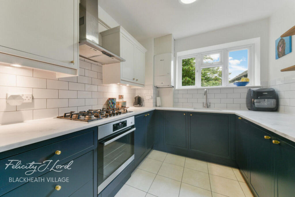 Apartment in London, Baizdon Road Estate, Blackheath - View 2