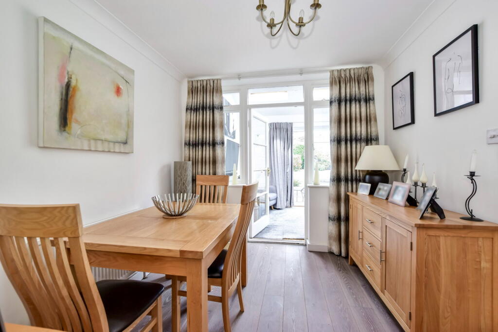 Highfield Road, Tring, HP23 4DX - View 3
