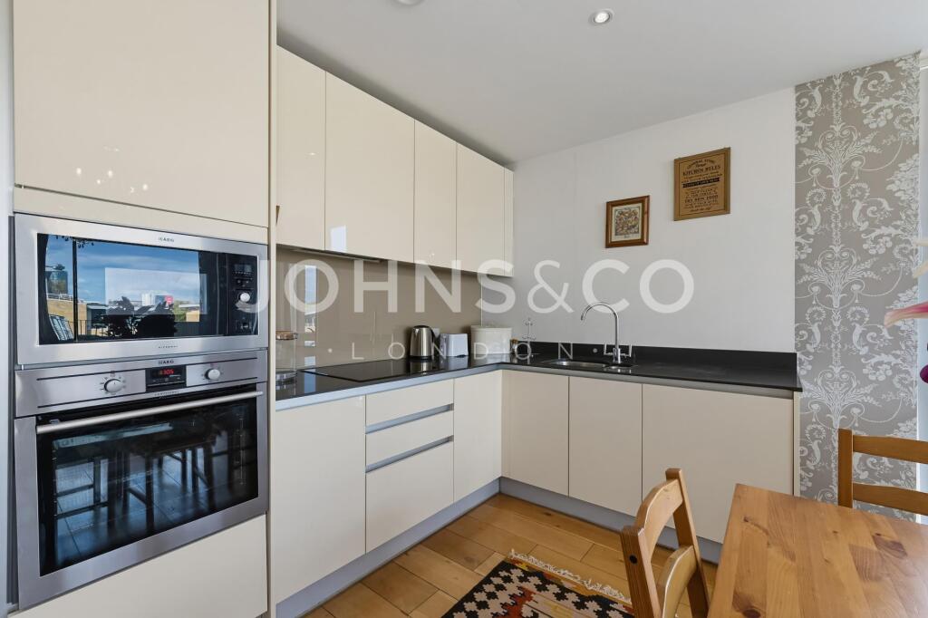 Apartment in London - View 5
