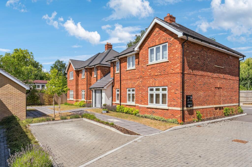 Main image of property: Peckworth Close, Lower Stondon, SG16