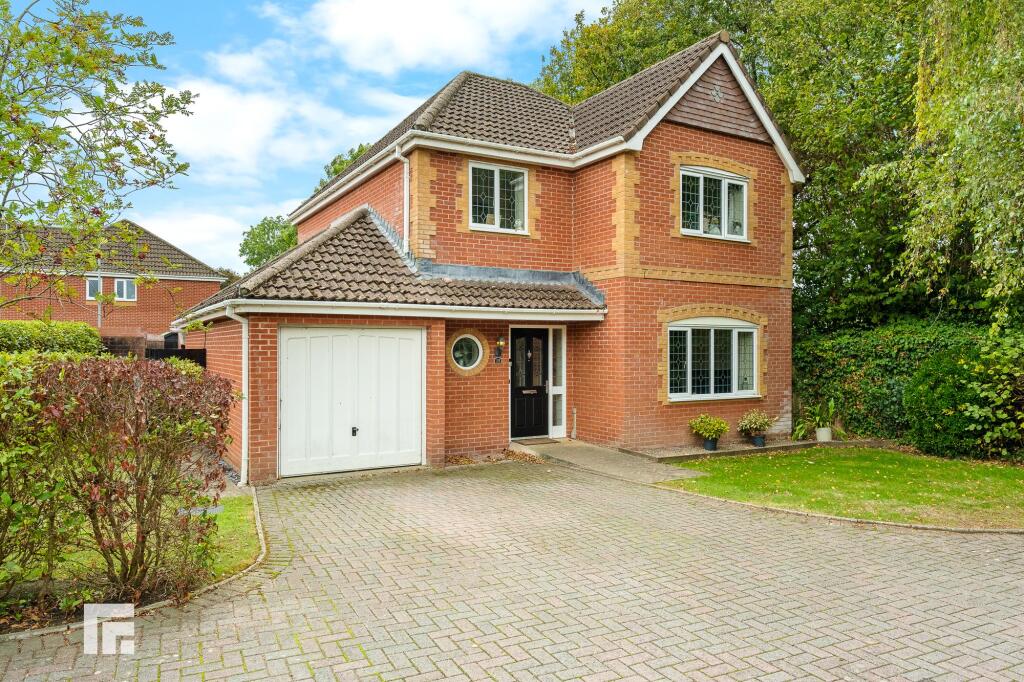 4-bed detached on Cambrian Drive, Marshfield, CF3, £525,000