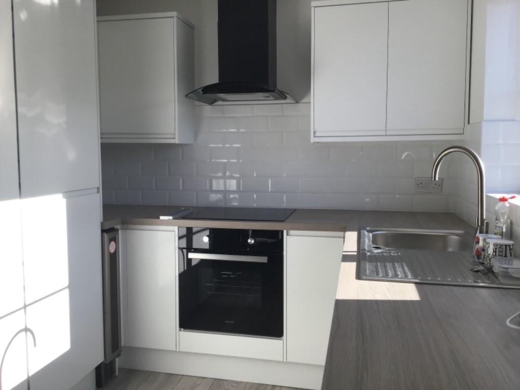 1 bedroom flat at Thurlow Close, London, E4 — photo 2