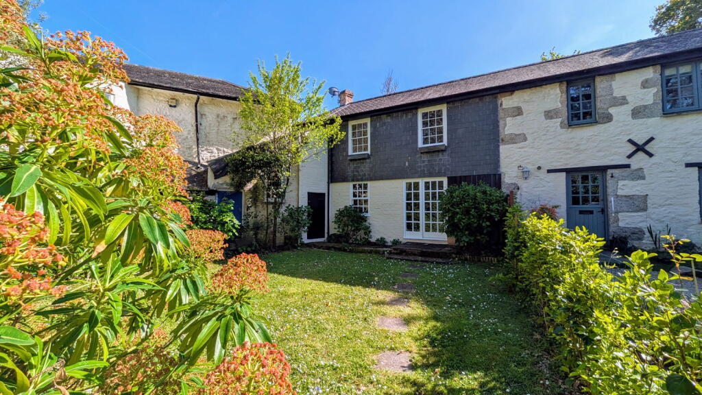 2-bed semi-detached on Canonstown, Hayle TR27, £180,000