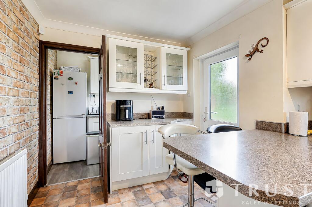 House in Kirklees, Combs, Thornhill Lees - View 3
