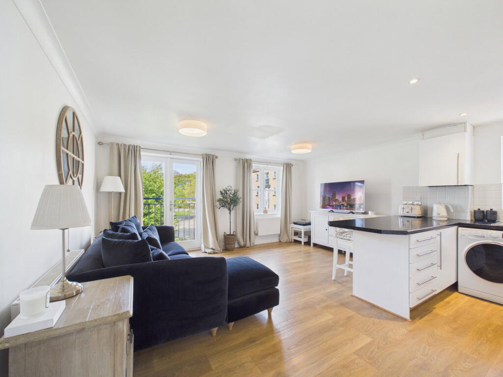 Apartment in Bristol, Repton Grange, Brentry - View 5