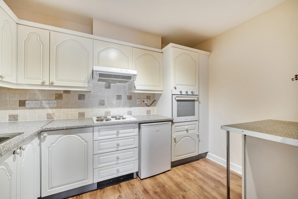 Apartment in Reading, Little Heath, Tilehurst - View 4