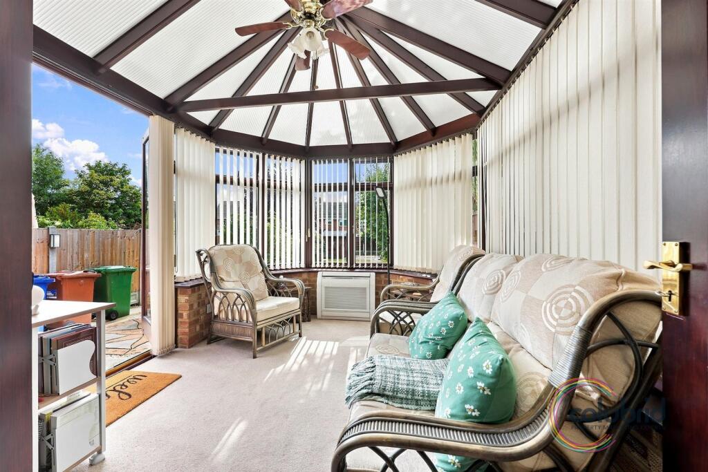 House in Stanford-le-Hope, Essex - View 4