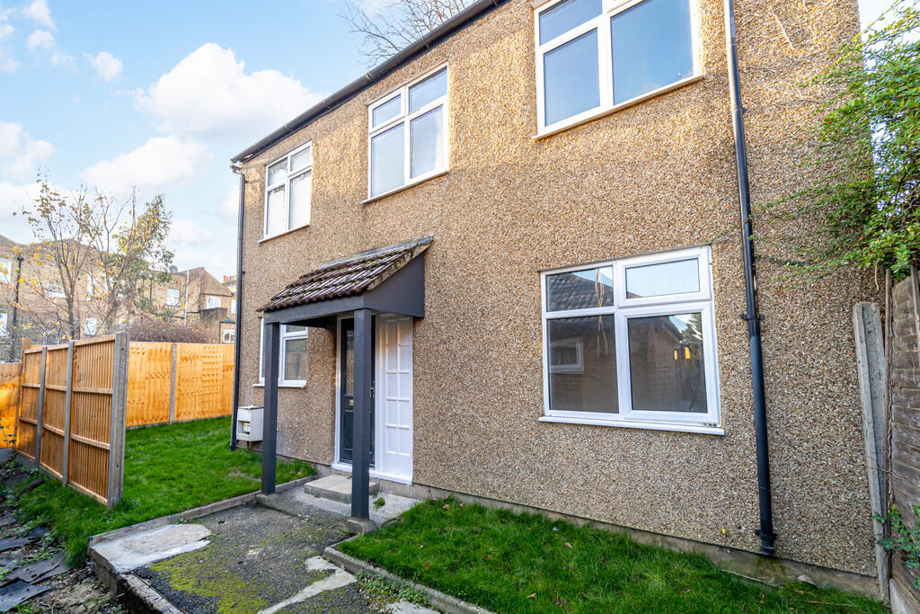 Main image of property: Grenville Mews, N19