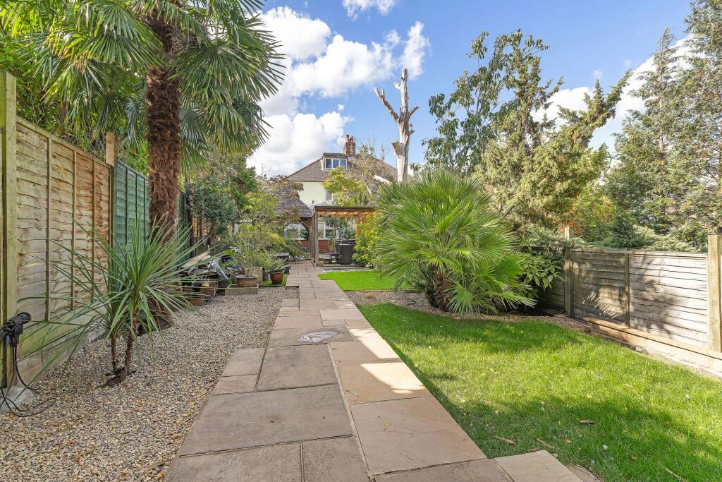 House in London, Goddington - View 5