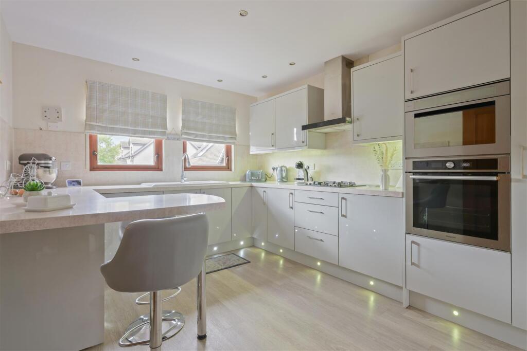 House in Dunning, Duncrub - More