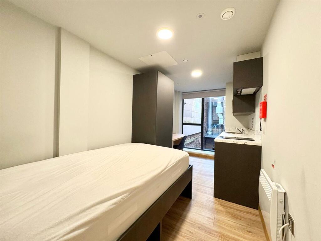 Studio flat for rent
