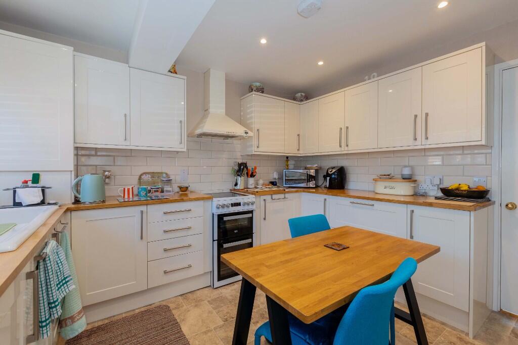 Charlton Close, Cippenham photo 4
