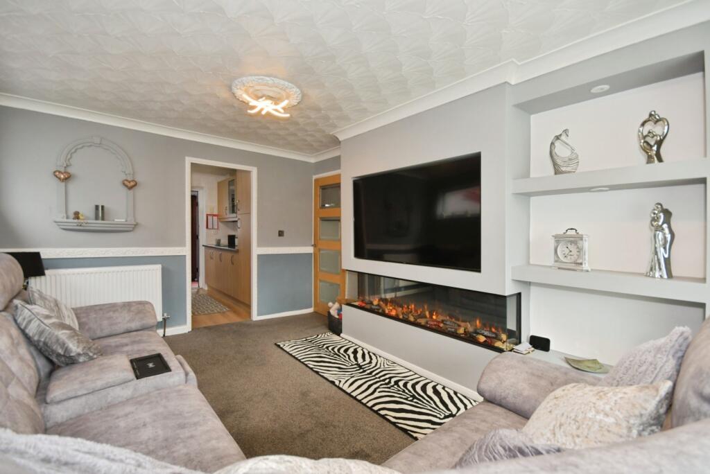 Lodge Walk, Inkersall, Chesterfield, Derbyshire photo 3