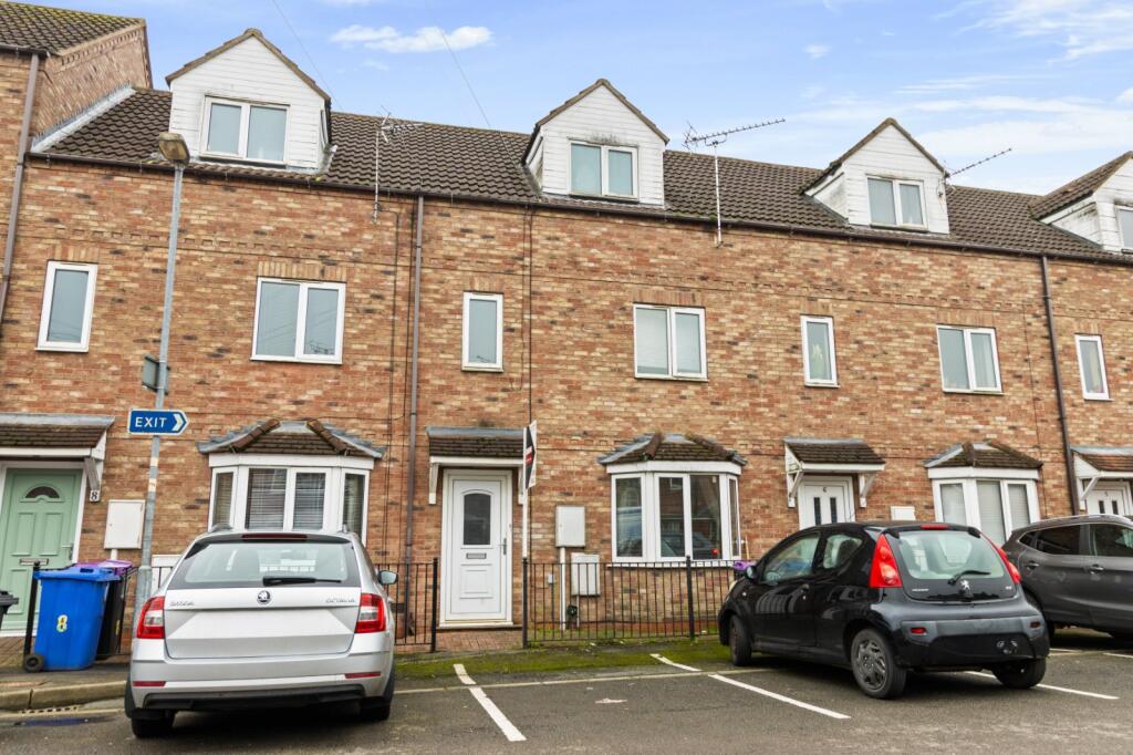 Main image of property: Parish Mews, Gainsborough, Lincolnshire, DN21